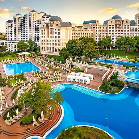 Alua Sunny & Hotel 5*